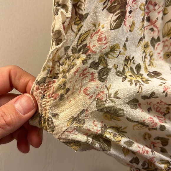 Motherhood Maternity Cotton Top. Size Med. Cream/Link Floral Short Sleeve - Picture 9 of 12